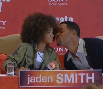 Jaden Smith Kissing His Girlfri...